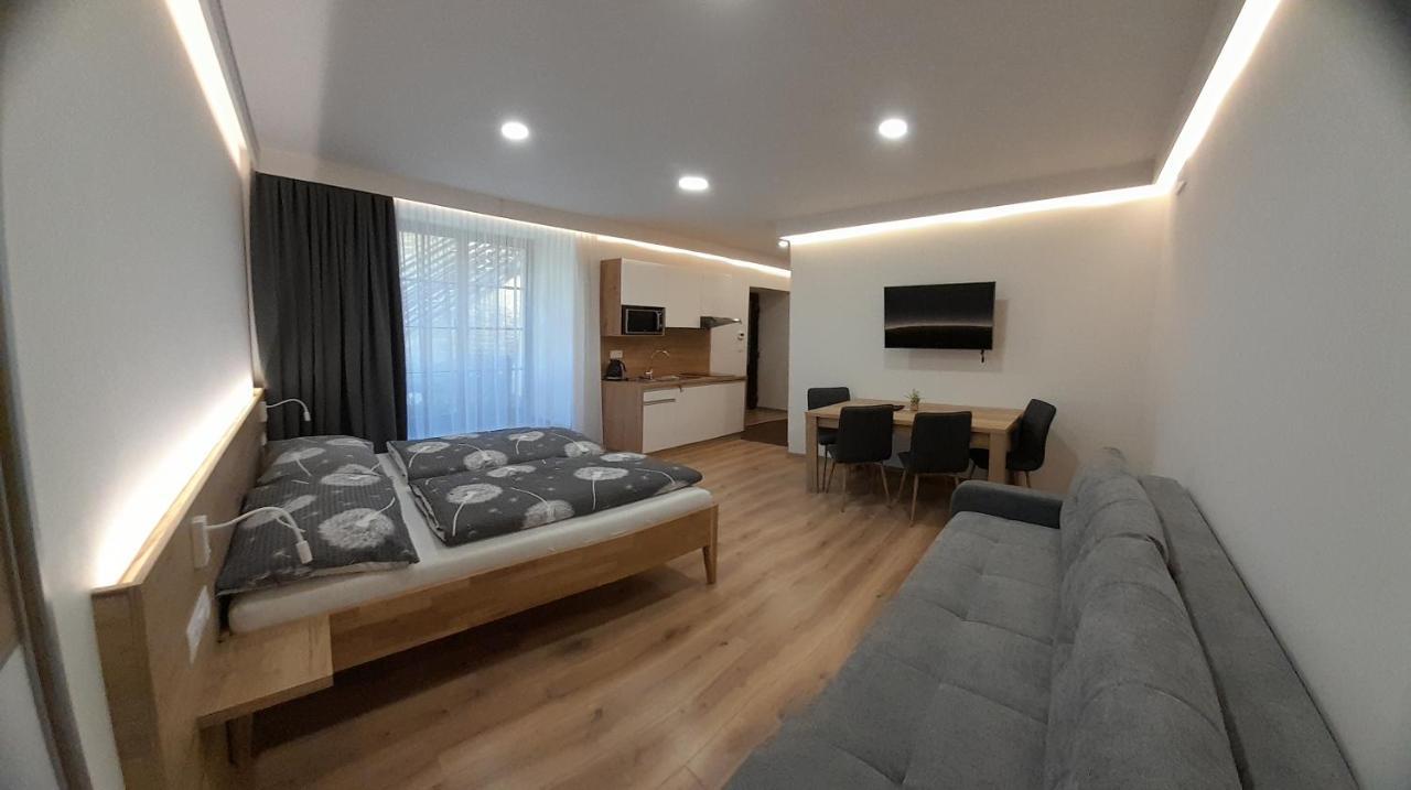 Apartmany Lumi เวลคี สลาวโคว์ ภายนอก รูปภาพ